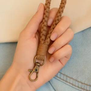 porte cle en macram terracotta